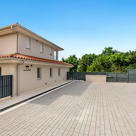 Ora - Happy Villa *